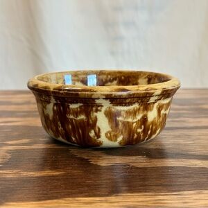 Vintage Bennington Sponge Glazed Pottery Dish